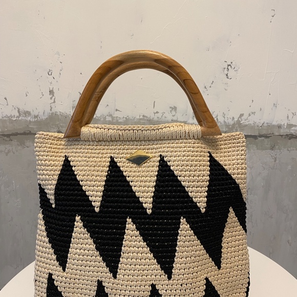 Handwoven Bag with Wooden Handles - Picture 1 of 6